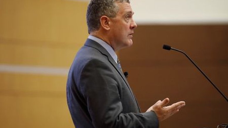 Bullard, do Fed, diz que 2023 pode ser o ano em que a alta da inflação desacelera