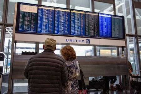 Companhias aéreas dos EUA esperam retomada de operações nesta 5ª-feira após falha em sistema