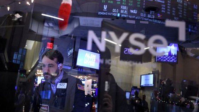 Wall St cai com comentários de executivos de bancos alimentando temores sobre crescimento