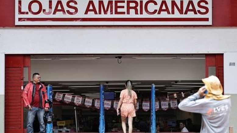 Americanas despenca 40% após obter proteção contra credores; contrata Rothschild para negociar