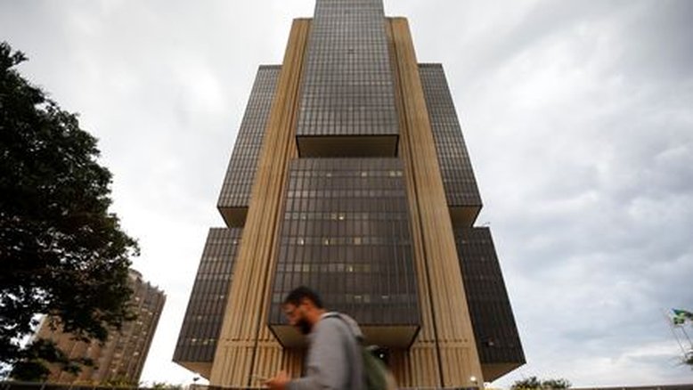 Mercado vê inflação mais alta e aumenta previsão para Selic em 2024