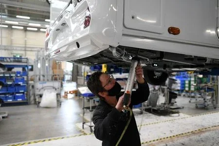 Atividade empresarial da zona do euro volta a crescer em janeiro, mostra PMI