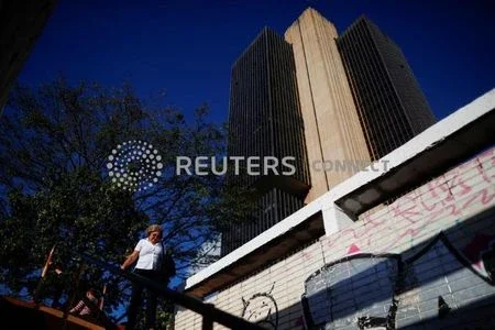 Setor público tem melhor saldo primário em 11 anos e dívida bruta cai a 73,5% do PIB