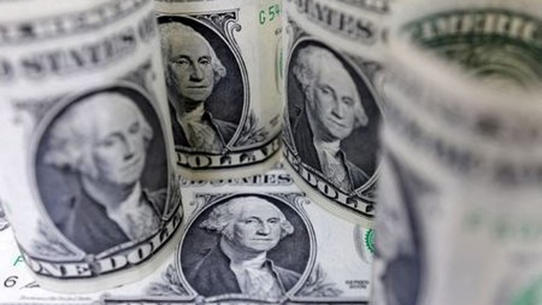 Dólar salta acima de R$5,27 com temores de que BC ceda a pressões políticas do governo