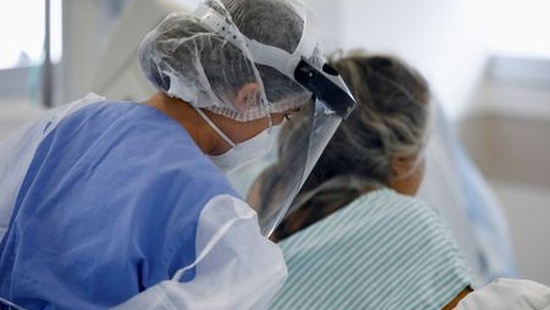 Número de pessoas internadas com covid-19 aumenta 28% em SP