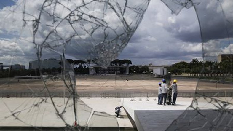 AGU pede que acusados de financiar ônibus para atos golpistas sejam condenados a pagar R$20,7 mi