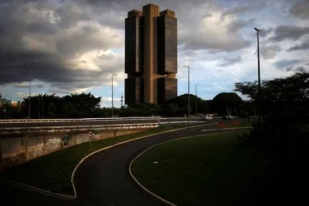 Mercado melhora projeções para resultado primário e dívida bruta em 2023 e 2024, mostra Prisma