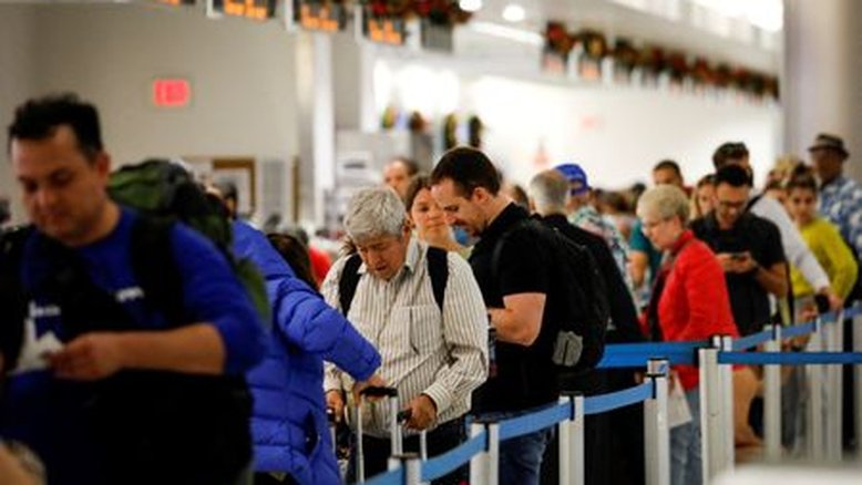 EUA pressionam companhias aéreas para acabar com tarifas de assentos para famílias