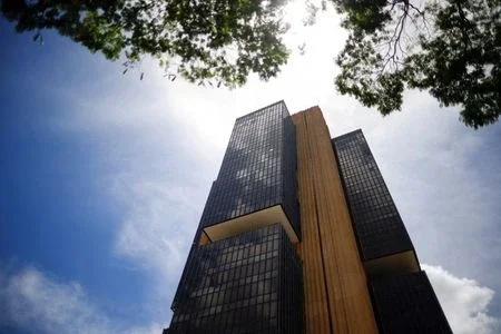 Mercado reduz expectativa de inflação para este ano, mas sobe conta para 2024 e 2025