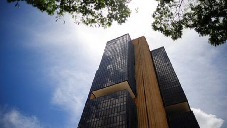 Mercado reduz expectativa de inflação para este ano, mas sobe conta para 2024 e 2025