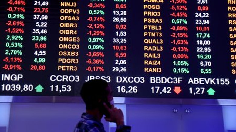 Ibovespa sobe liderado por salto em Hapvida e com ata do BC em foco