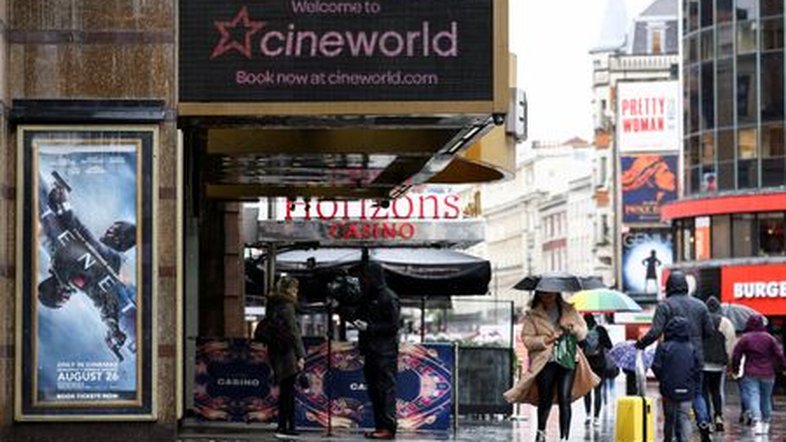 Cineworld desiste de grande plano de venda e propõe novo acordo de dívida