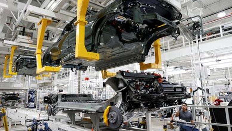 Fabricante de veículos elétricos Rivian tem produção fraca com restrições na cadeia de suprimentos