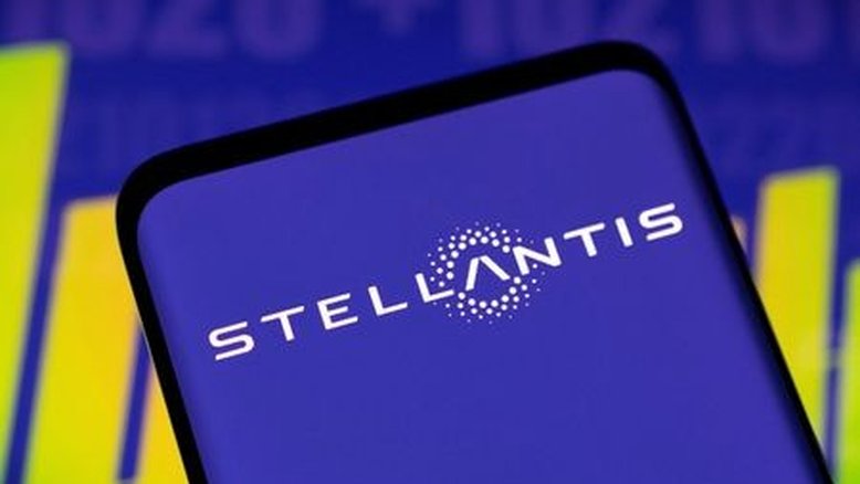 Stellantis e BMW negociam novas fábricas de baterias com Panasonic, diz WSJ