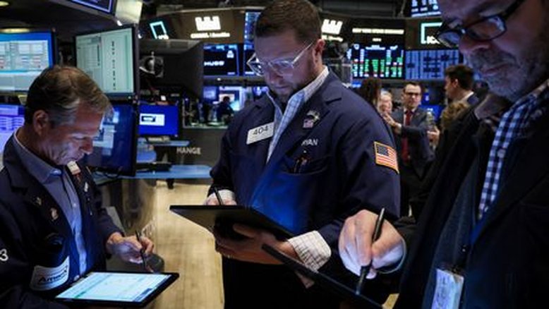 Ações de tecnologia pesam em Wall St, após relatório de empregos alimentar temores de alta de juros