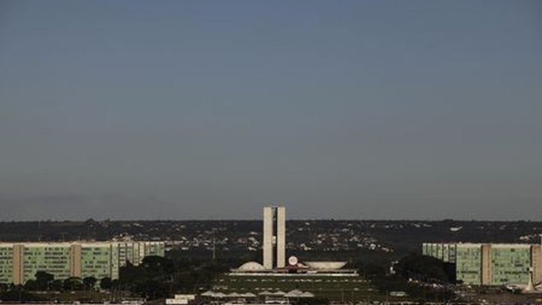 Esplanada dos Ministérios com o Congresso Nacional ao fundo, em Brasília