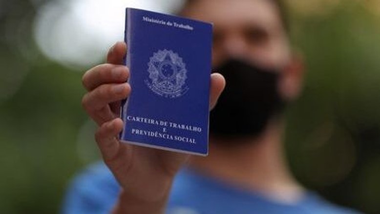 Taxa de desemprego no 4º tri de 2023 foi de 6,0% para homens e 9,2% para mulheres