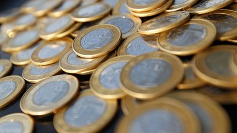 REPERCUSSÃO-BC mantém Selic em 13,75% sem sinalizar corte futuro, mas vê novo aperto como "menos provável"