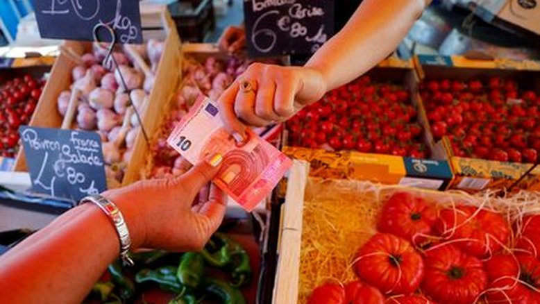Inflação na zona do euro pode se manter acima da meta, mostra]- pesquisa do BCE