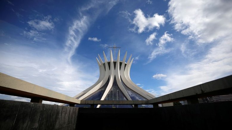 STF permite que Estados e municípios proíbam cultos e missas presenciais em meio ao pico de Covid