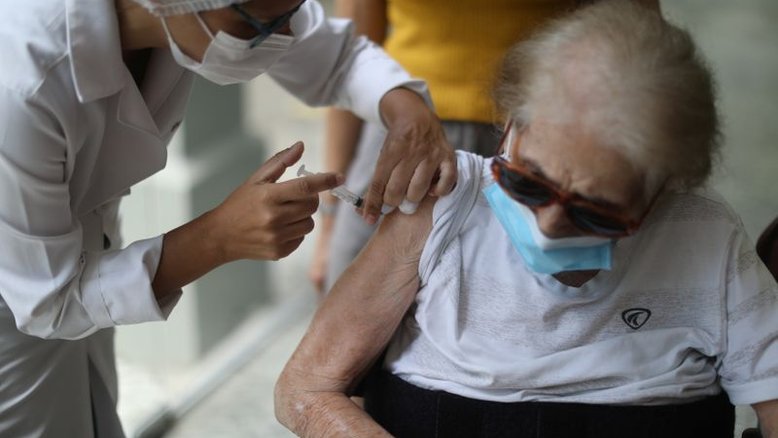 Saúde alerta que 1,5 mi de pessoas deixaram de tomar 2ª dose de vacina contra Covid