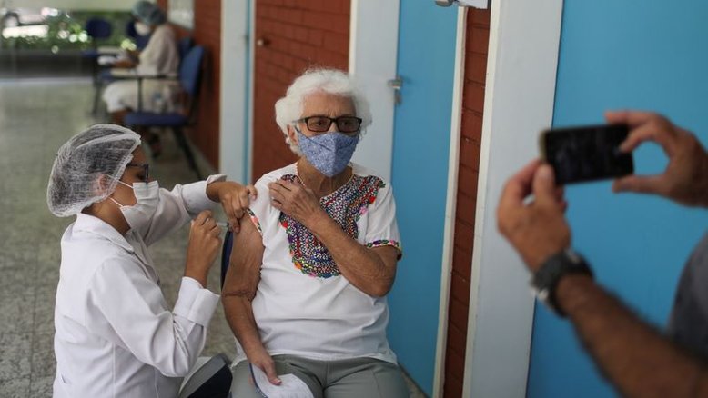 Fiocruz entrega mais 5 milhões de doses de vacina contra Covid-19