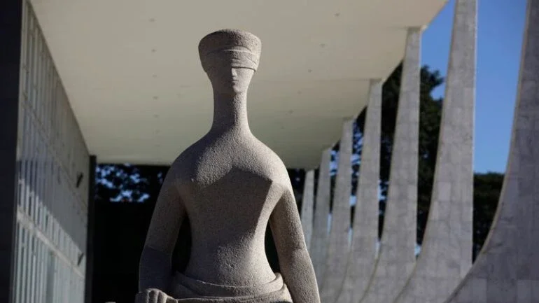CCJ da Câmara rejeita projeto sobre impeachment de ministros do STF por usurpar poderes