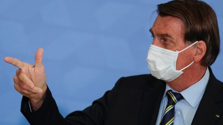 Bolsonaro eleva o tom, chama Renan de "vagabundo" e diz que CPI é um crime