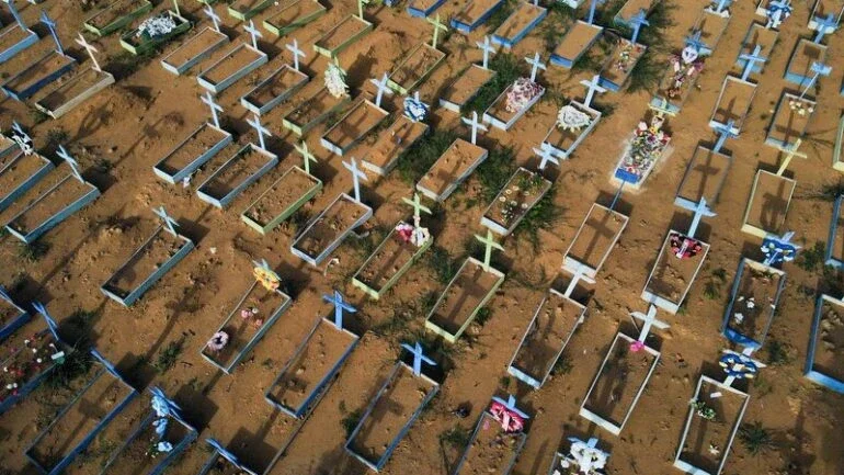 Brasil tem 595 mortes por Covid-19, total chega a 533.488
