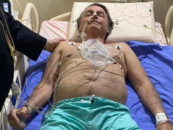 Quem com ódio fere com ódio dá o direito de ser ferido. Aviso: leiam antes de tentar interpretar