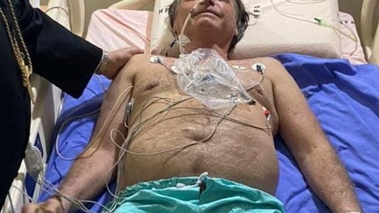 Bolsonaro é internado com obstrução intestinal e fará tratamento conservador inicialmente