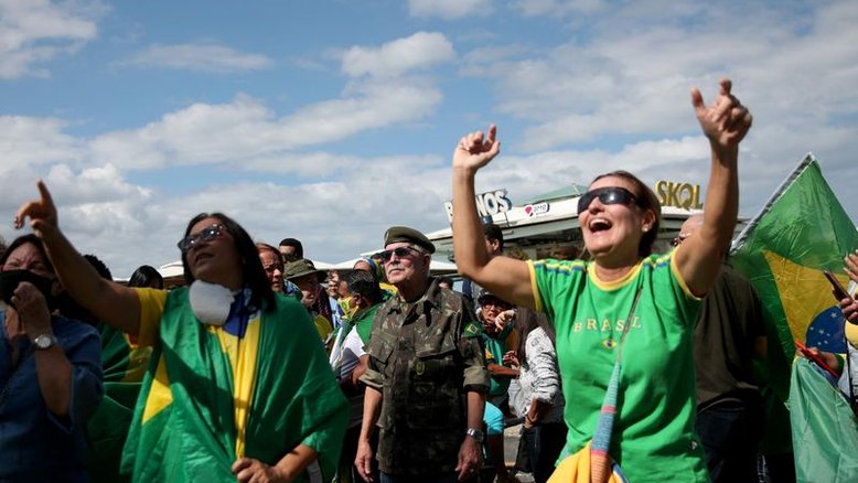Em dia de atos a favor do voto impresso, Bolsonaro volta a ameaçar eleição do ano que vem
