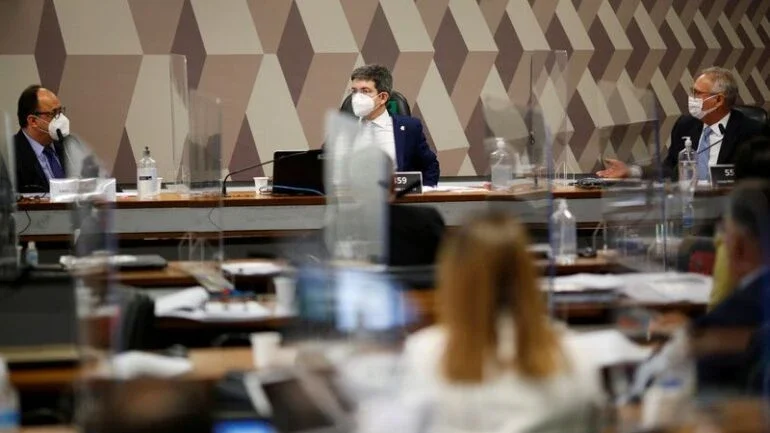 CPI aprova quebra de sigilo de líder do governo e adia convocação de Braga Netto