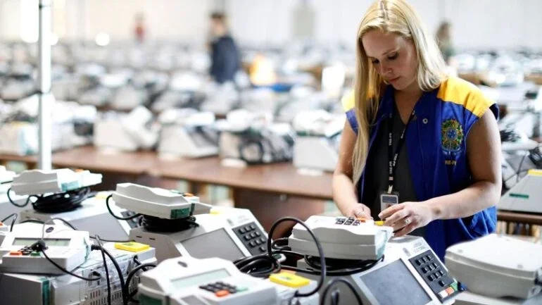 Por acordo, relatora propõe quarentena eleitoral após 2026