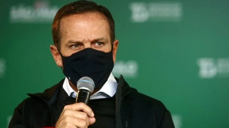 Doria vê democracia ameaçada e diz que governadores discutirão crise