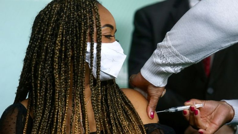Brasil tem 128,7 milhões de pessoas totalmente imunizadas contra a Covid-19