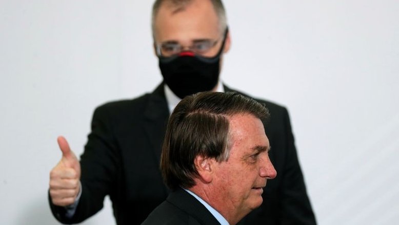 Bolsonaro faz nova defesa de André Mendonça para o Supremo