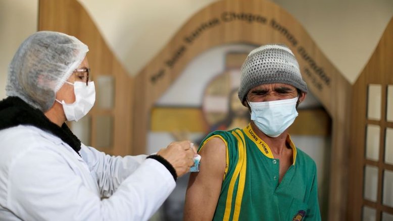 Brasil registra 7.852 casos novos e mais 176 mortes por Covid