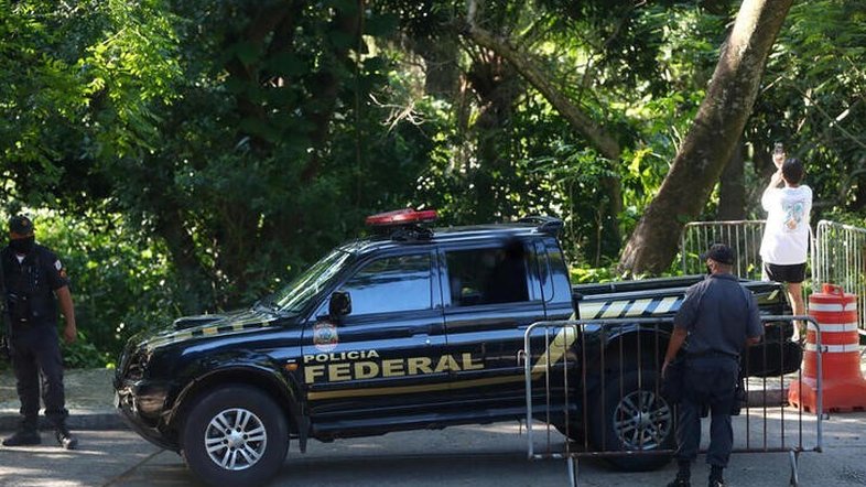 Policiais federais protestam e cobram 'valorização' prometida por Bolsonaro