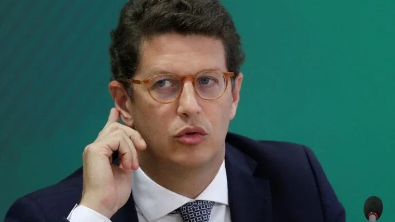 Salles reage à aproximação de Bolsonaro com prefeito de SP e ataca comando do PL