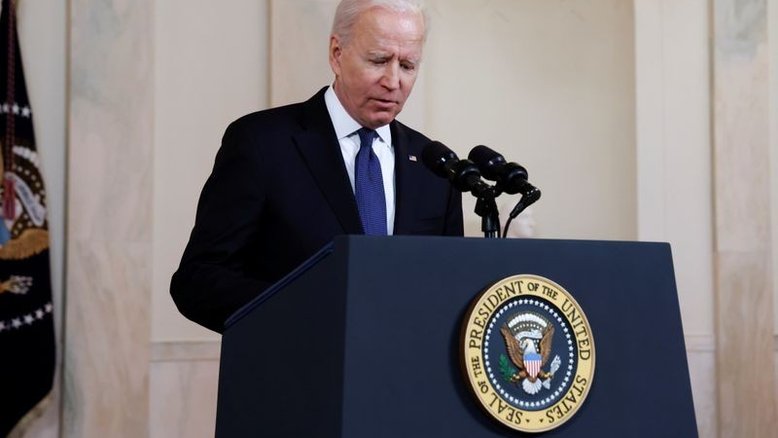 Brasilianistas apelam a Biden por vacinas para o Brasil