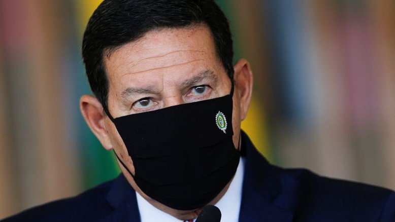 Mourão afirma que Bolsonaro não tem condições de controlar tudo e defende Barros