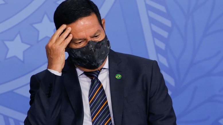 Mourão nega renúncia e diz que segue no governo Bolsonaro 'até o fim'