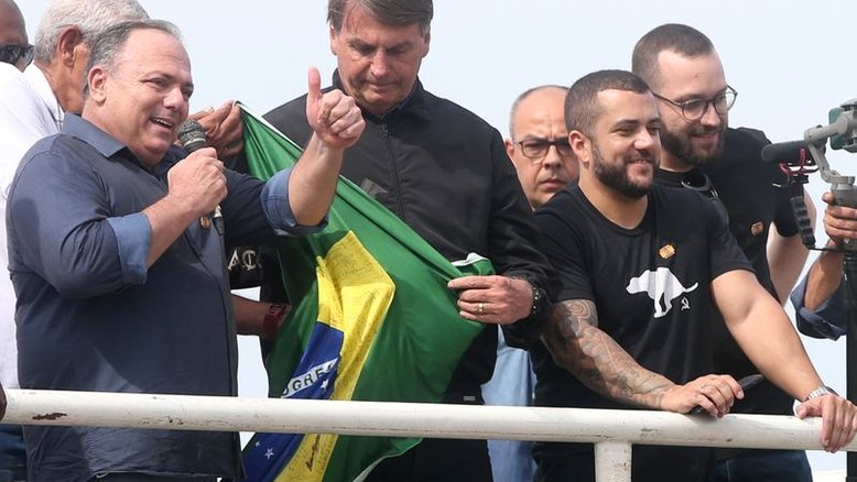 Chefe do Exército foi avisado sobre presença de Pazuello em ato político de Bolsonaro