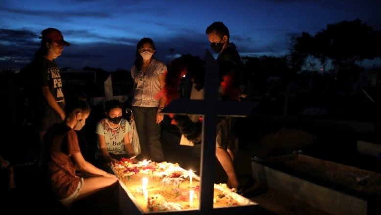 Brasil registra 2.997 novas mortes por Covid-19 e total atinge 493.693