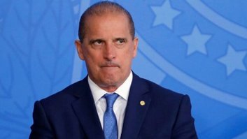 Oposição quer convocar Onyx à CPI após fala sobre irmãos Miranda; ministro diz que vai