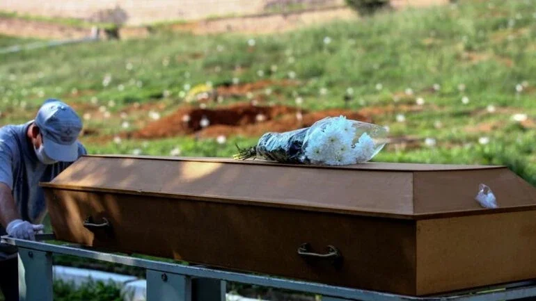 Brasil registra 1.547 mortes por Covid-19 em 24h