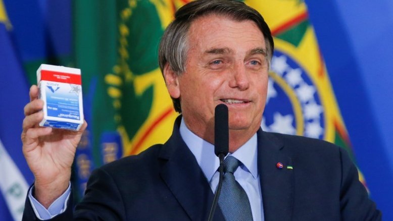 Bolsonaro critica CoronaVac e volta a defender remédios sem eficácia contra Covid