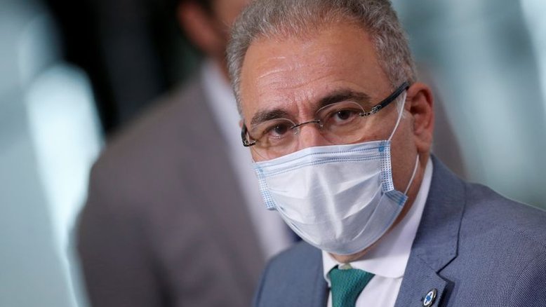 Não há pressa em desobrigar uso de máscaras, diz Queiroga sobre pedido de Bolsonaro