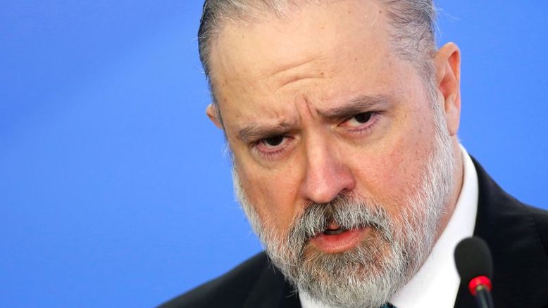 Aras diz ter sido 'mal compreendido' por fala sobre unhas das mulheres